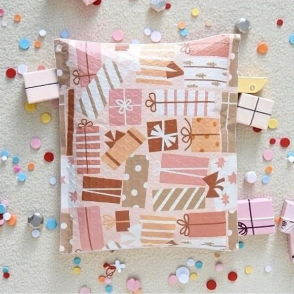 Gift Box Print Bubble Mailers 8.5" x 12" Pack of 10 - Picture 5 of 9